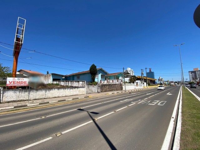 Terreno 360m² - Bairro Universitário 