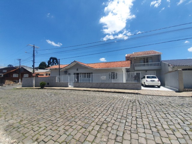 Casa 04 dormitórios (Sendo 02 suítes)- Frei Rogério 