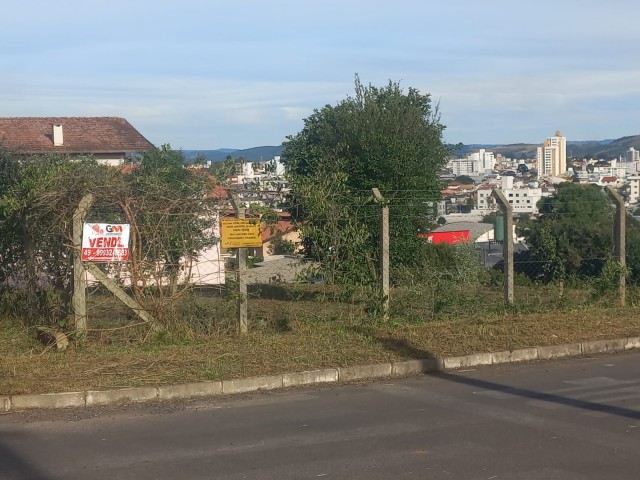 Terreno 1575m²- Bairro Frei Rogério 