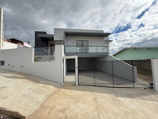 Casa 03 dormitórios (01 suíte)- Vila Nova 