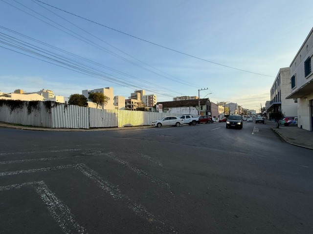 Terreno 1.995,28m²- Bairro Centro 
