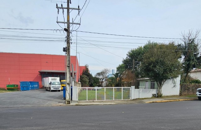 Terreno + Casa- Sagrado Coração de Jesus 
