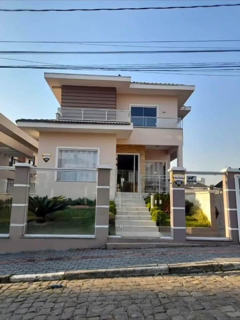 Casa 03 dormitórios (Sendo 02 demi suítes)- Sagrado Coração de Jesus 