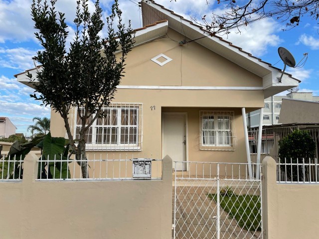 Casa 02 dormitórios- Centro 