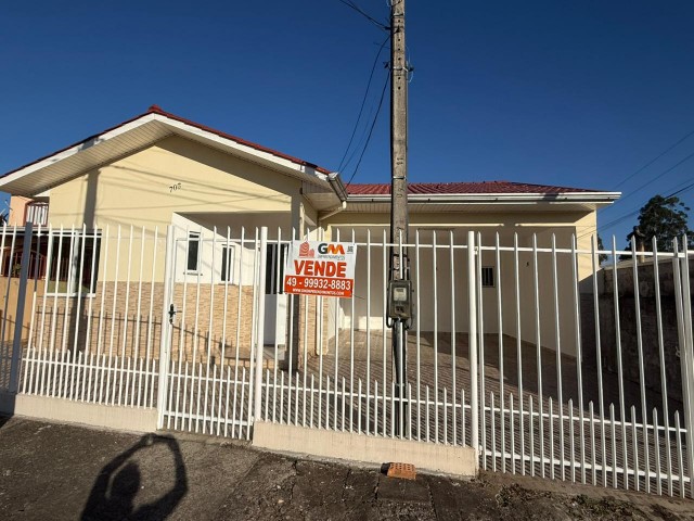 Casa 03 Dormitórios (01 suíte)- Caravágio 