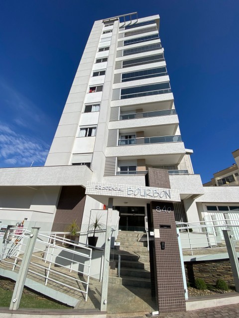 Apartamento sendo 02 suítes- Residencial Bourbon 