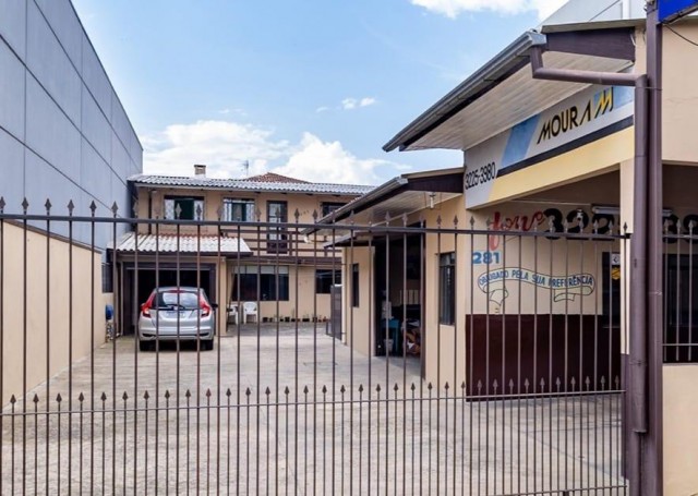 Residência + Ponto Comercial-Oportunidade Completa para Morar e Empreender!