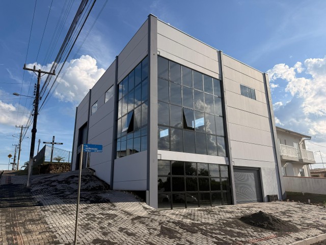 BARRACÃO COMERCIAL