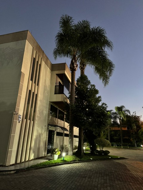Excelente Oportunidade a Venda, Estrutura Comercial e Residencial anexa a 282