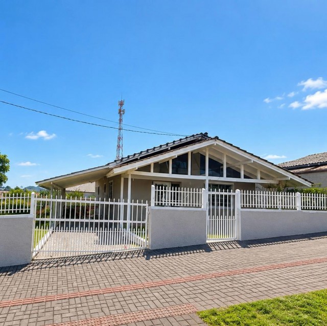 Casa com 3 dormitórios