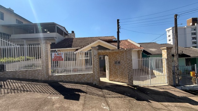 Casa 2 Dormitórios- Bairro Coral