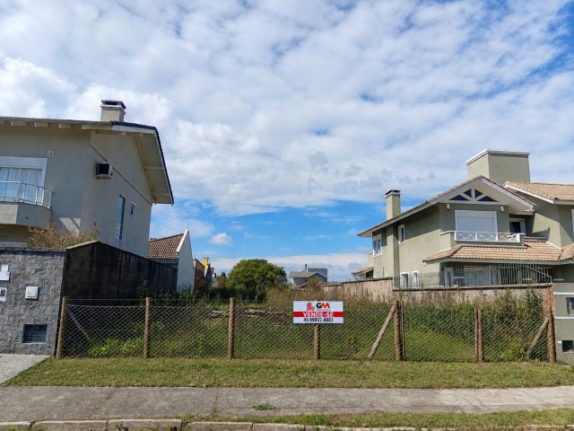 Terreno à venda em bairro nobre e residencial